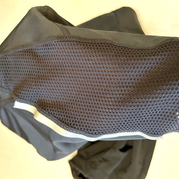 Beroy Cycling padded black shorts w/small pocket on back side. Sz L.   Q12 - Picture 8 of 13